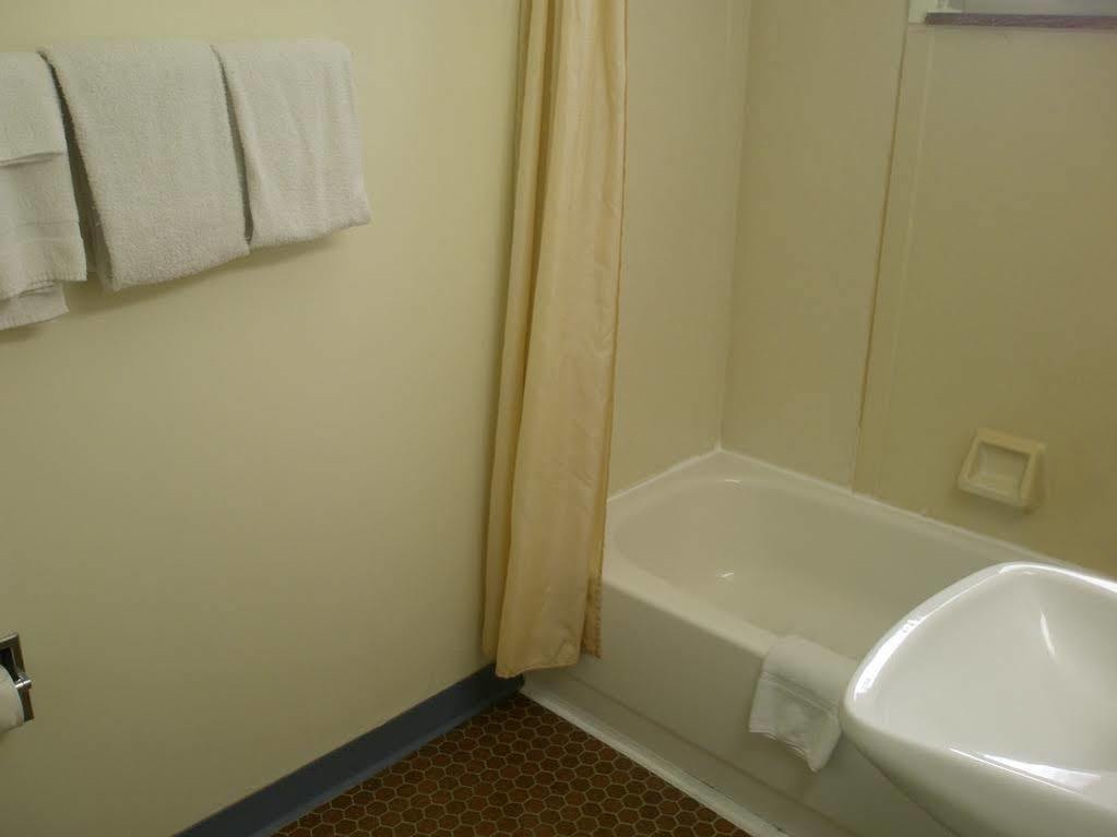 Budget Inn Bluffton Exteriör bild